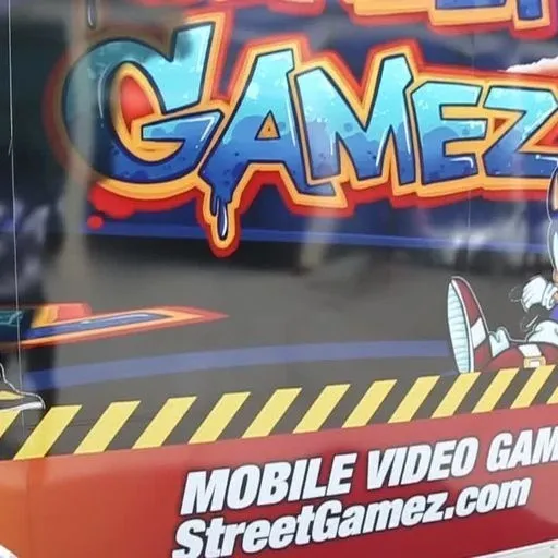 A close up of the street gamez logo